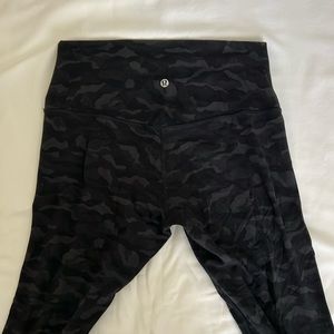 Lululemon cropped leggings